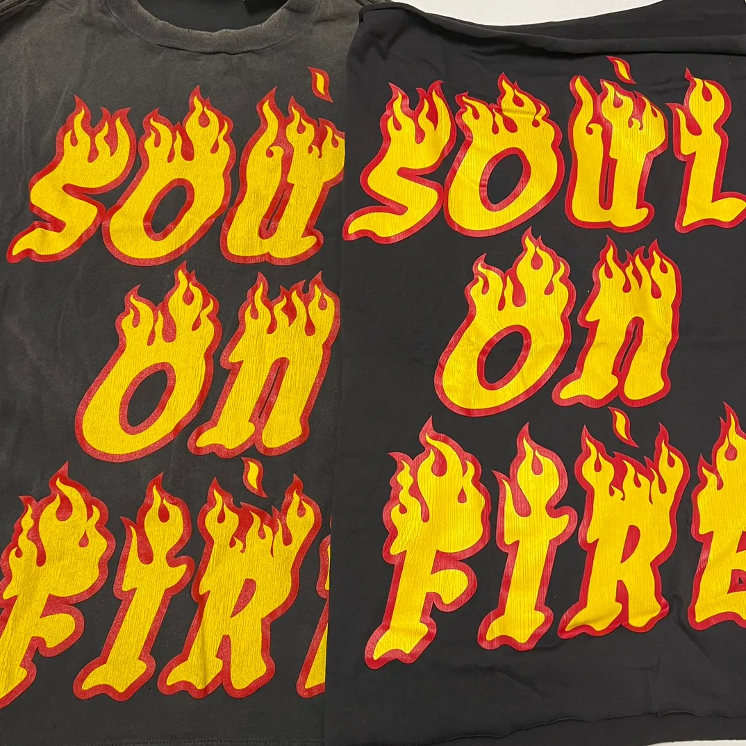 Authentic sample. Don’t buy products made from pictures. SAINT Mxxxxxx LS TEE/SOUL ON FIRE/BLK Soul Flame/Flame Long Sleeve. Washed Black S-XL. Look for cylindrical fabrics without side seams. Don’t buy open-width ones anymore. It’s boring.